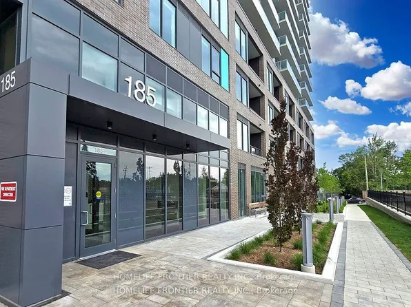 185 Deerfield Rd #220, Newmarket, ON L2Y 0G7