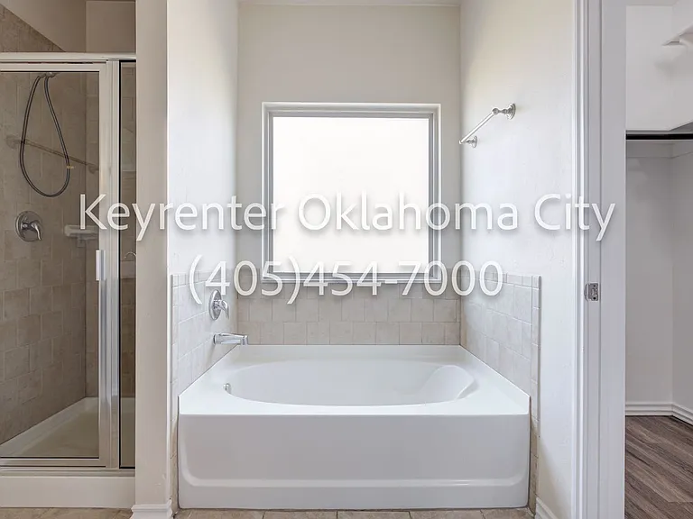 2409 Rosa Cir — Photo 27