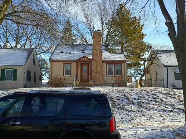 3642 Queen Ave N, Minneapolis, MN 55412