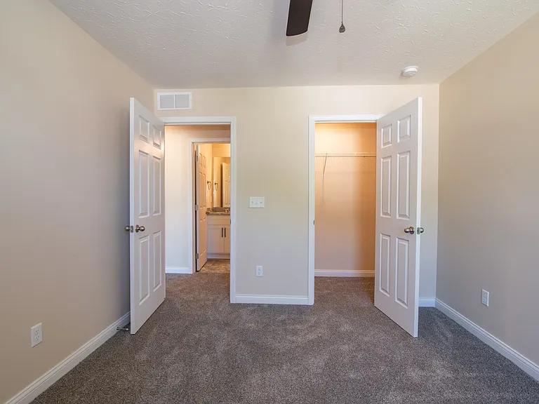 203 Dixon Cir — Photo 39