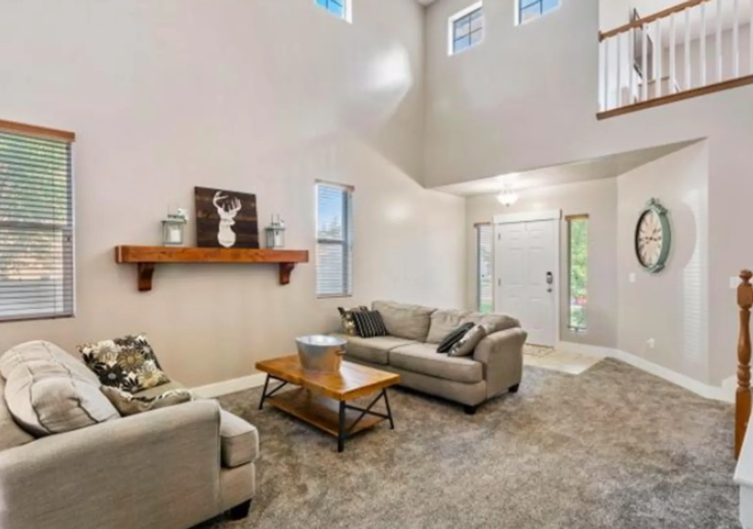 Stunning Home in Spring Creek Ranch! — Photo 4
