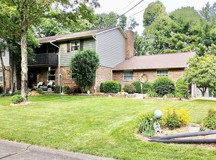 484 Scenic Hls, Parkersburg, WV 26104