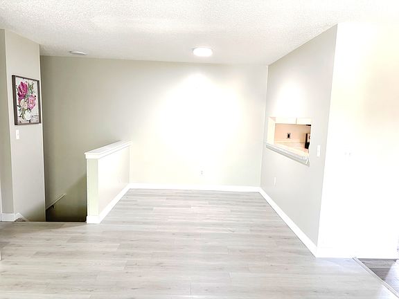 5th image of 44850 Bayview Dr APT 22