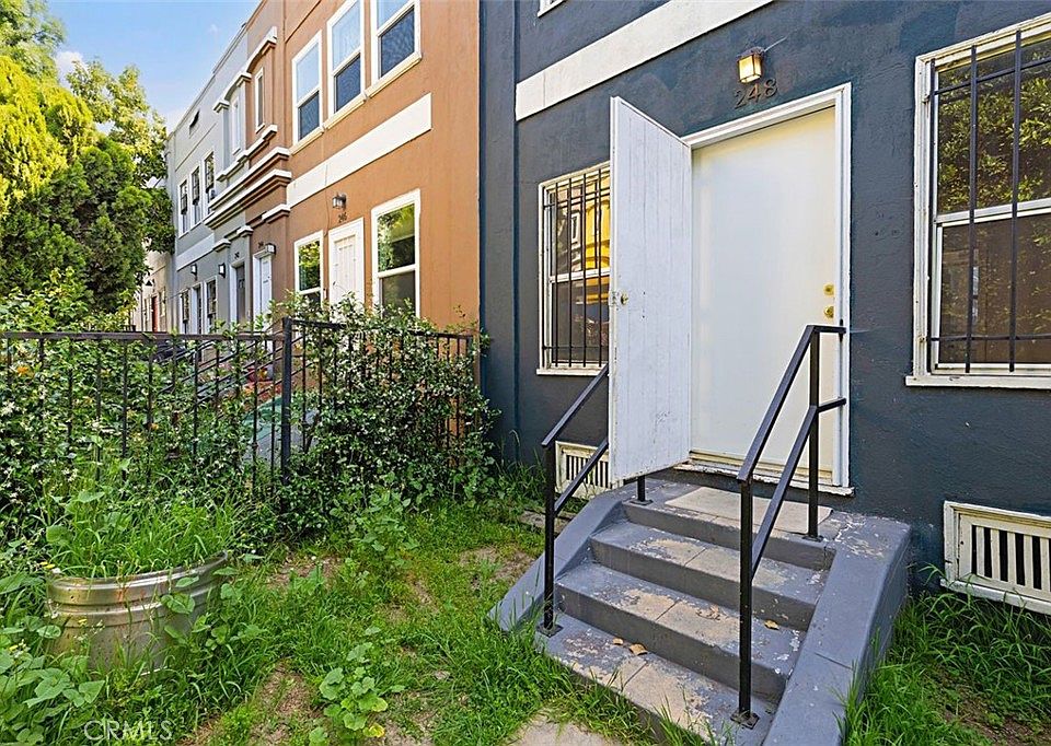 1st image of 248 Columbia Pl