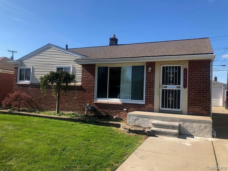 1st image of 26061 Fernwood St