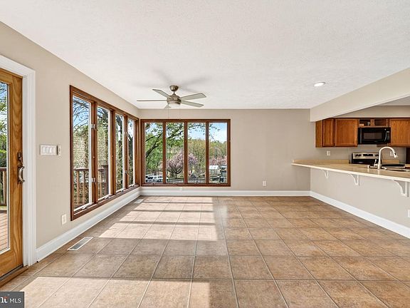 4th image of 2130 Bellvale Rd