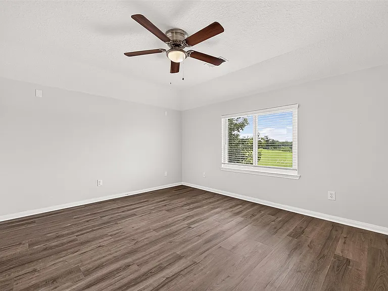 1415 Kennewick Ct — Photo 31