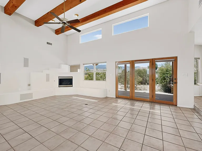 10900 San Francisco Rd NE — Photo 10