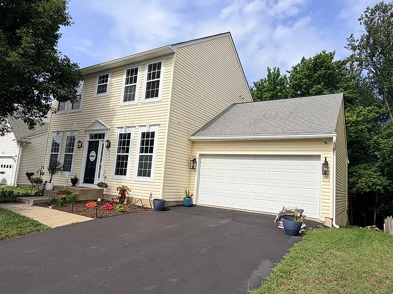 6042 Hot Spring Ln — Photo 1