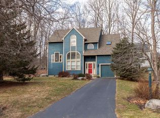 28 Alderwood Dr, Stratham, NH 03885