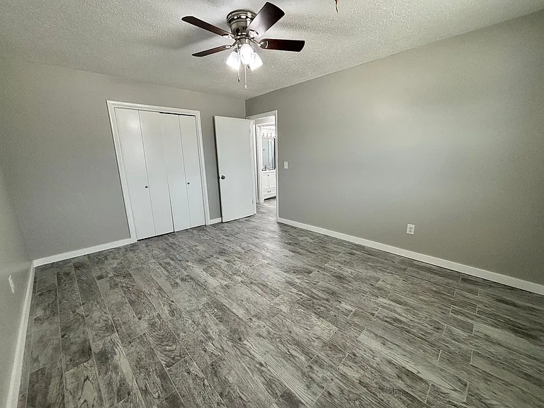 301 N University Dr #12 — Photo 21