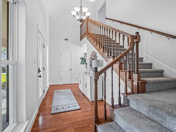 4th image of 3815 Tiger Point Blvd