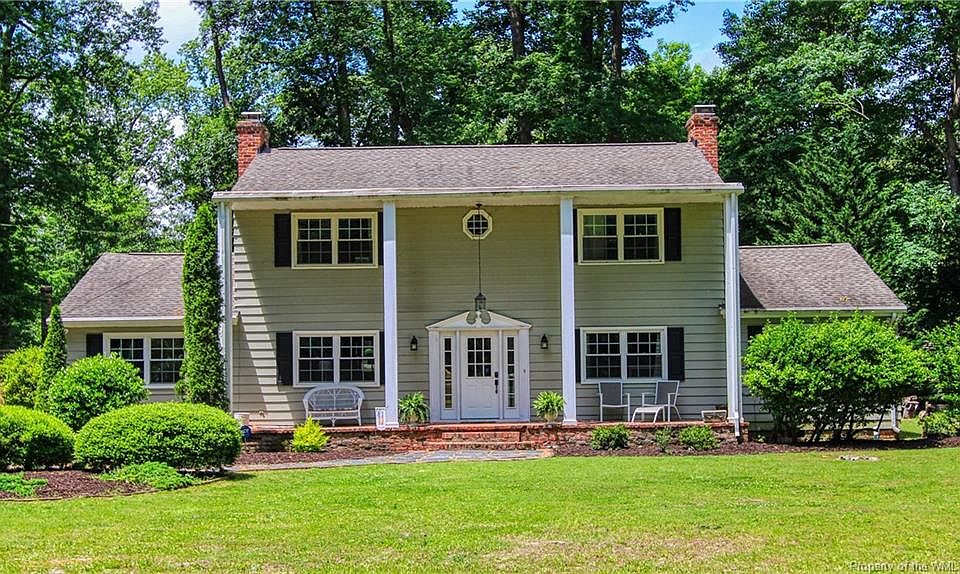 1st image of 297 E Queens Dr