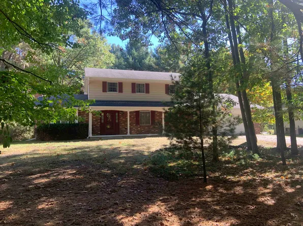 2416 Lincoln St, Marinette, WI 54143