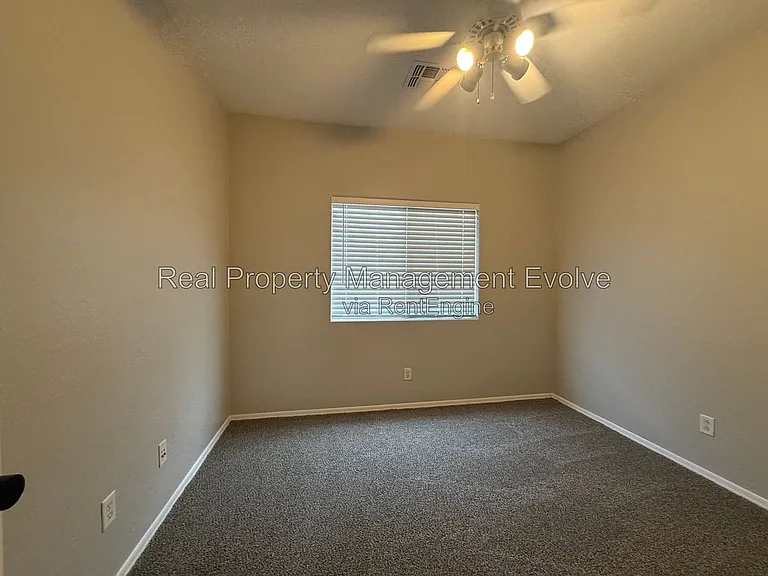 2513 W Woburn Ln — Photo 24