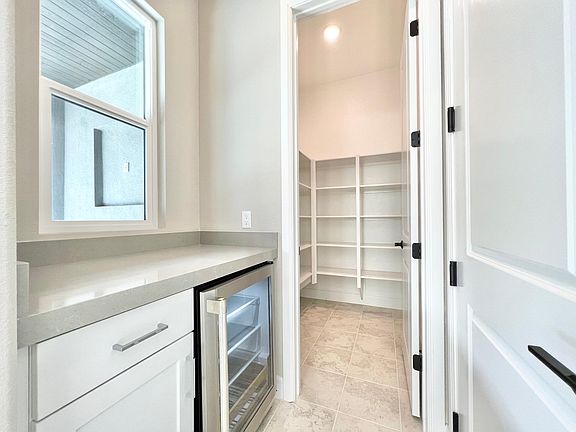 5th image of 8154 Rose Quartz Cir