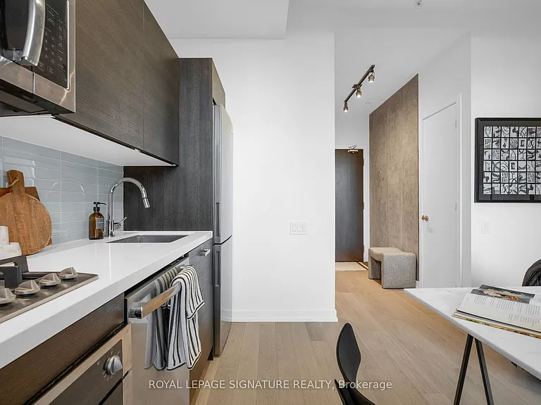 11 Charlotte St #606 — Photo 12