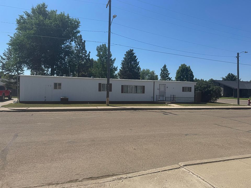 1st image of 213 9th St W