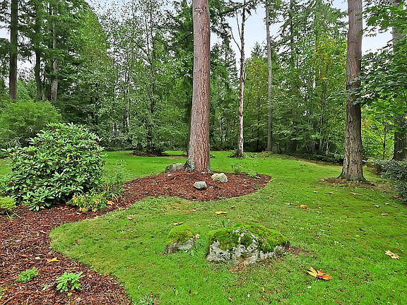 5th image of 14919 210th Ave NE