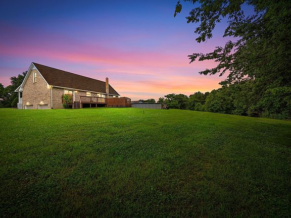 5th image of 2430 Underwood Rd