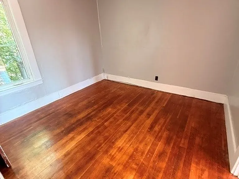 66 Green St — Photo 31