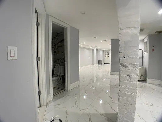 Rented by Cohen Group Real Estate INC | media 8