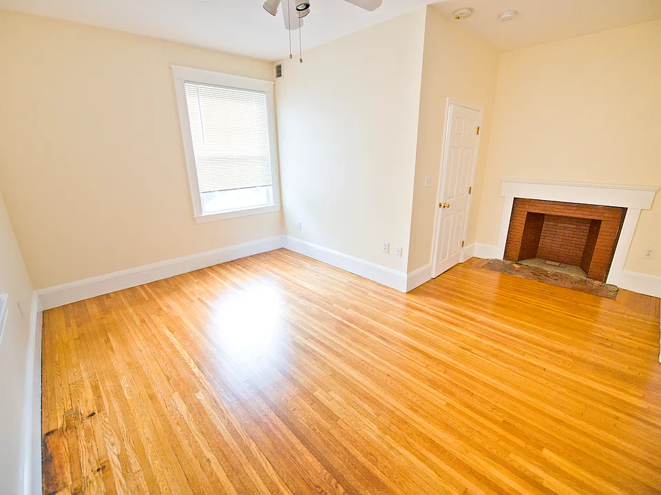 35 Pleasant St #1F