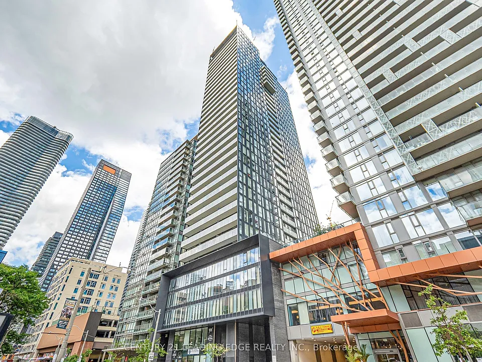 28 Wellesley St E #3208