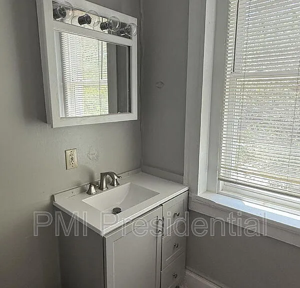 2804 E Leigh St #B — Photo 6