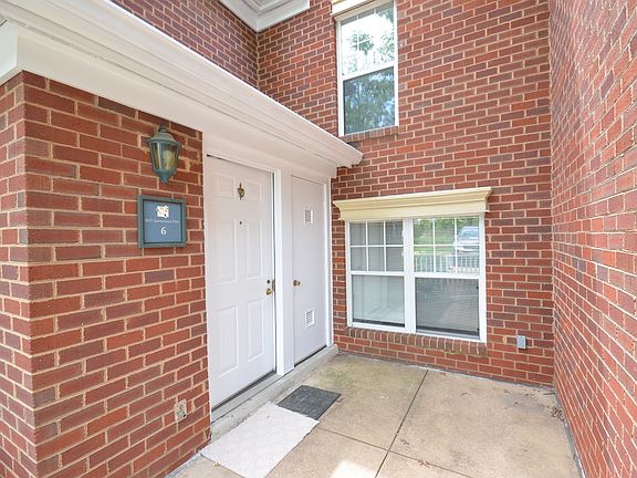 2nd image of 1625 International Dr #Townhouse 6