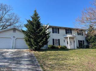 4 Estates Dr, Reading, PA 19606