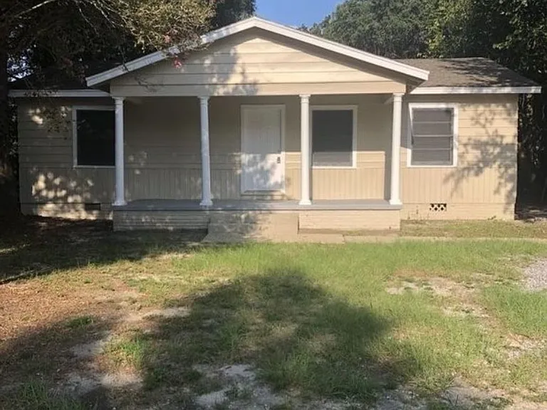 330 Belvedere Dr — Photo 2