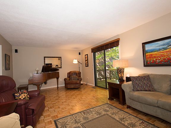 4th image of 3416 White Oak Ct