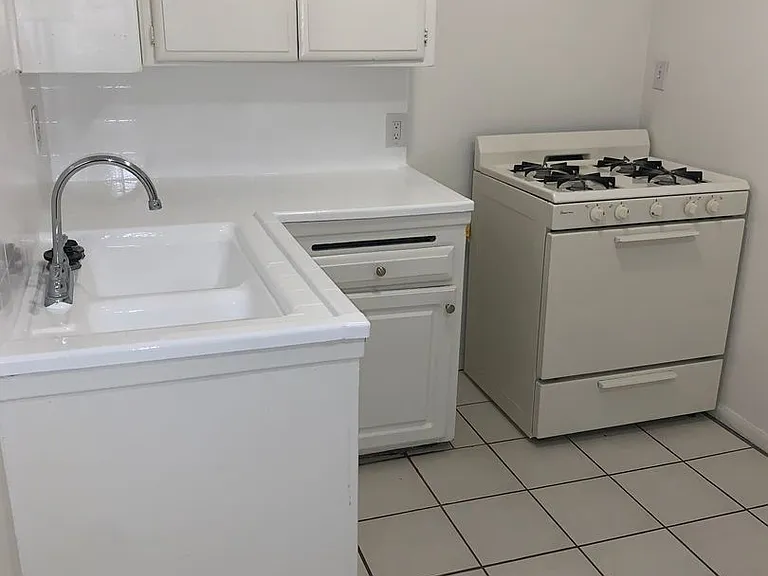 853 Center St — Photo 6