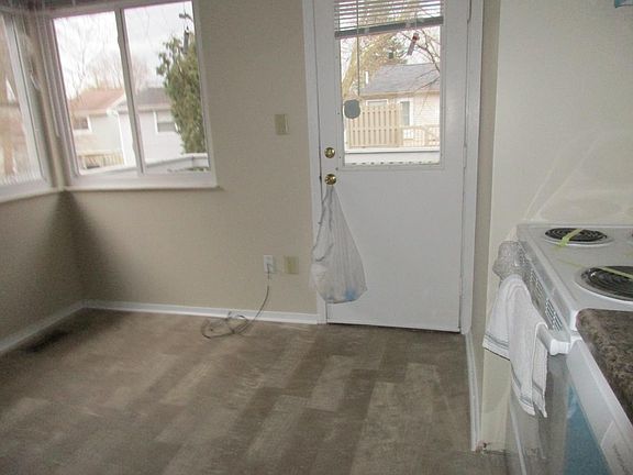 3rd image of 6620 Canaan Cir