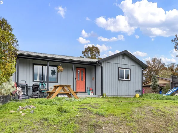 350 SE Park St, Winston, OR 97496