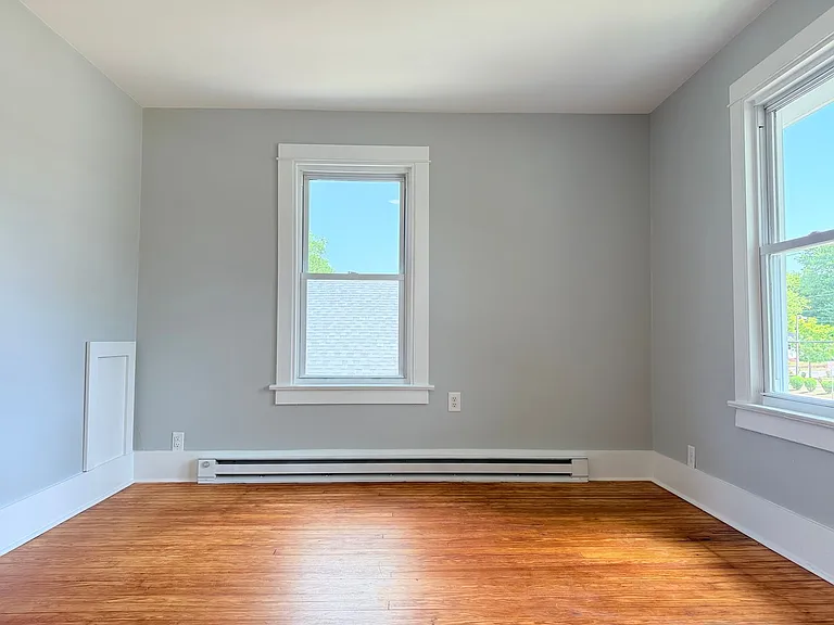 880 S State St — Photo 18