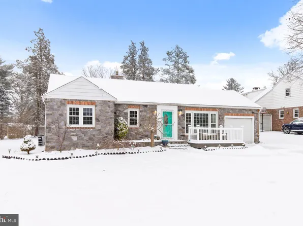 217 Redwood Dr, Lancaster, PA 17603