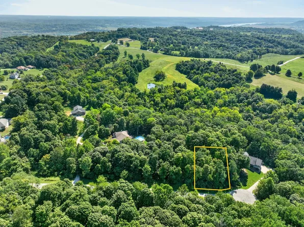48 Falling Rock Dr, Aurora, IN 47001