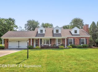 381 Foxboro Rd, Saginaw, MI 48638