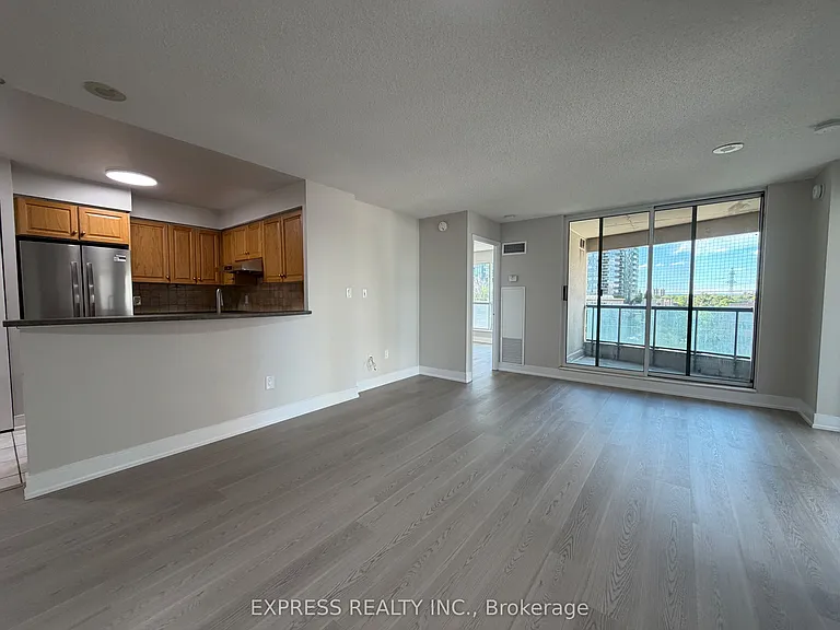 7 Lorraine Dr #612 — Photo 7