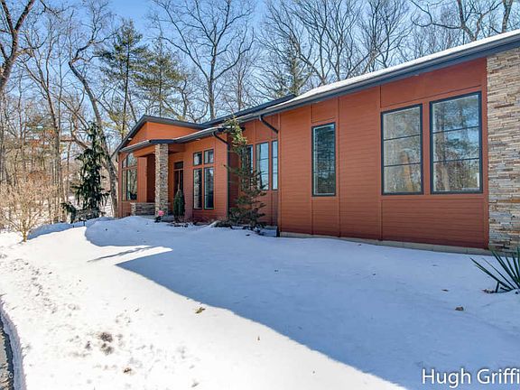 5th image of 7299 Terrie Lynn Dr NE