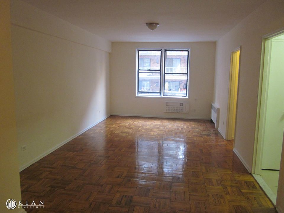 1st image of 14345 Sanford Ave APT 104