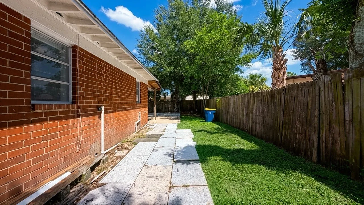 4 bed, 1862 sqft, $2,000 — Photo 4