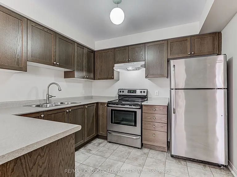 1147 Ormond Dr — Photo 6