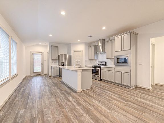 4th image of 2831 Kennet Manor Dr
