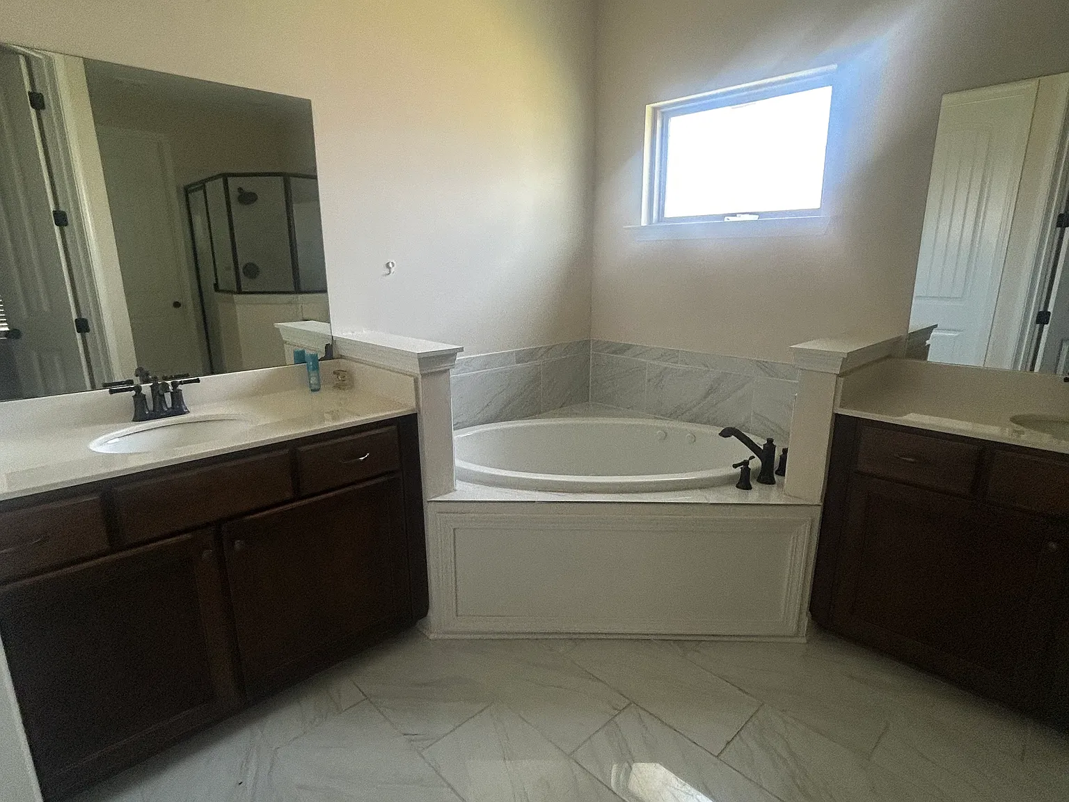 4 bed, 2.5 bath, 1934 sqft, $2,500 — Photo 3