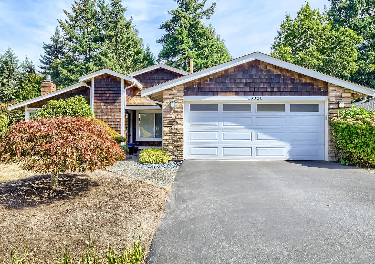Updated Kirkland Home with Expansive Private Backyard! — Photo 1