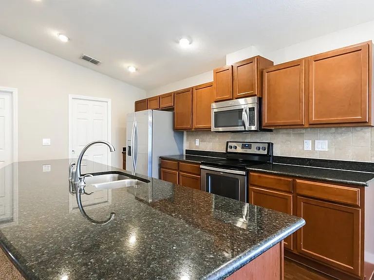 4736 Summerfield Cir — Photo 8