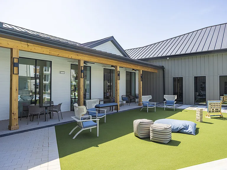 Broadstone Creekside apartments community photo